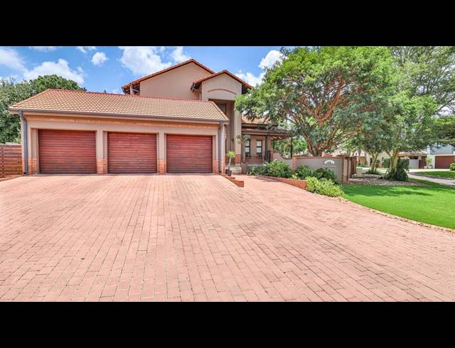 4 BEDROOM HOUSE FOR SALE IN MIDLANDS ESTATE